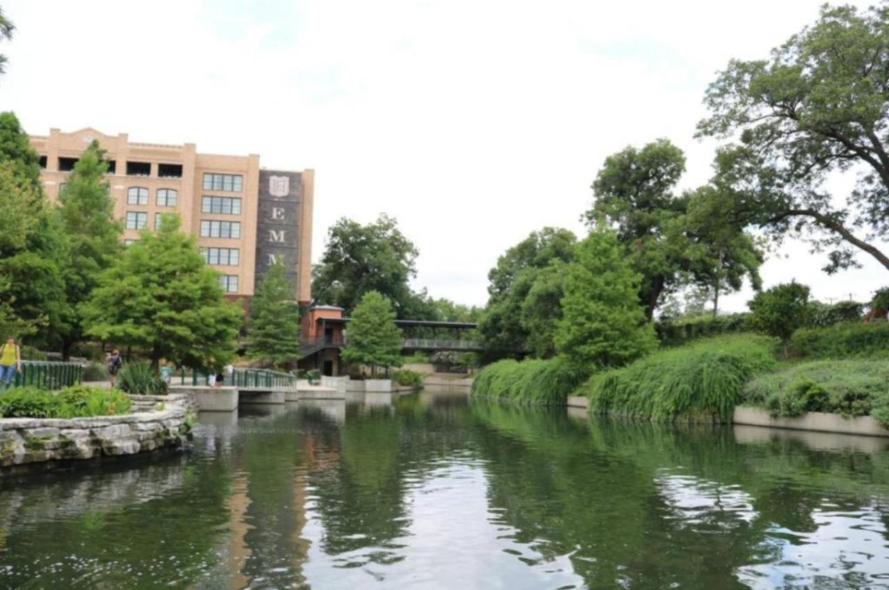 Cozy Downtown Guest House 2Br/1Ba Sleeps 8 ซานอันโตนิโอ ภายนอก รูปภาพ