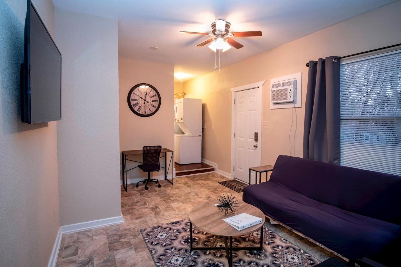 Cozy Downtown Guest House 2Br/1Ba Sleeps 8 ซานอันโตนิโอ ภายนอก รูปภาพ
