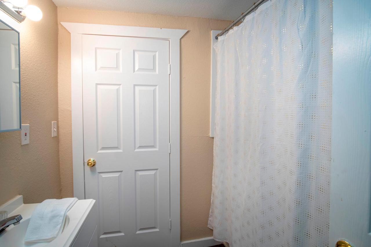 Cozy Downtown Guest House 2Br/1Ba Sleeps 8 ซานอันโตนิโอ ภายนอก รูปภาพ