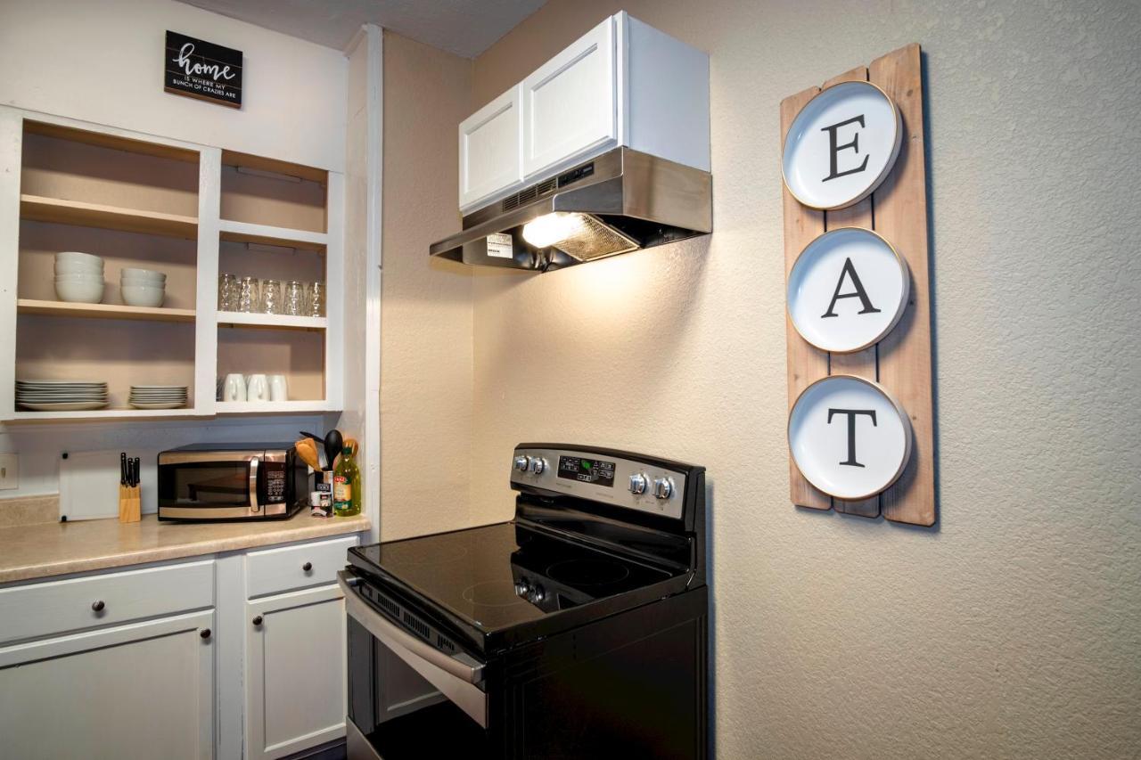 Cozy Downtown Guest House 2Br/1Ba Sleeps 8 ซานอันโตนิโอ ภายนอก รูปภาพ